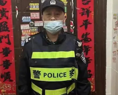 民警为救自残轻生女子被连刺三刀 人民的好警察