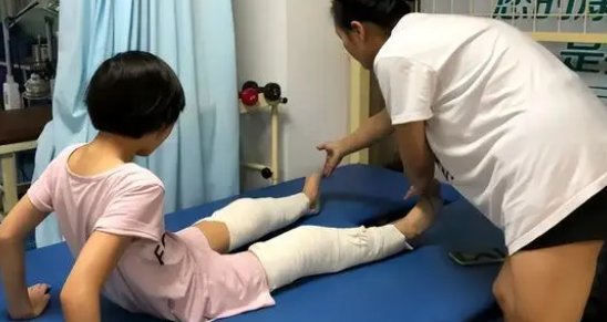 12岁脑瘫女孩被同岁亲戚性侵 一定要让施暴者承担其所作所为的后果。