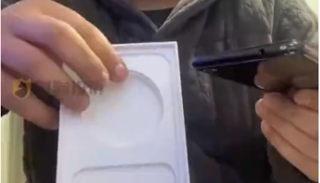 网购iPhone14开箱发现是IQOO 而且还无法开机