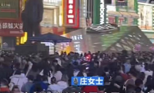 长沙凌晨1点马路人流量惊人 爱泡夜店的和外地游客