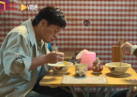 狂飙里的猪脚面是张颂文改的 每一顿饭，吃的目的都不一样