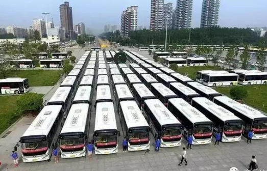 河南商丘市民差点失去了公交车   “公交之困”该如何破局?