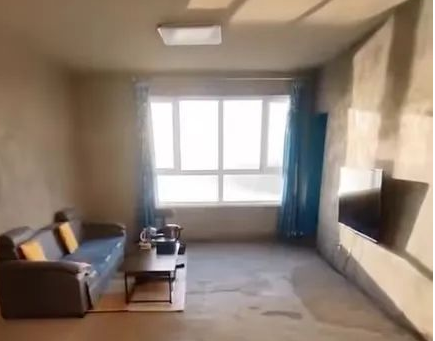广西男子新房直接毛坯入住 丝毫没有装饰材料，回归一种天然的水泥味道