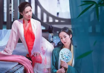 佘诗曼韩雪再现《青蛇》片段 表演了一段和许仙之间的孽缘故事