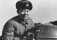 AI修复雷锋生前影像 向雷锋同志学习