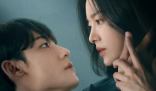 《黑暗荣耀》里的蛇是真蛇  演员不会害怕吗