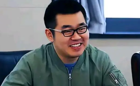 为1100万 母校给肄业生上了最后一课  学校这样做是否过分了