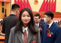 24岁女大学生回村选村长意外当选 利用网红经济“炒热”三家村