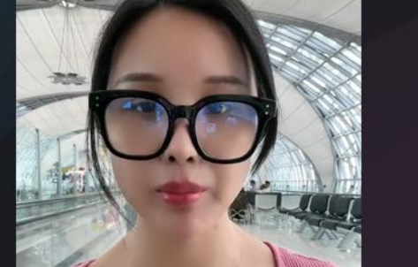 网红泰国报平安 神情恍惚引质疑 大家出门旅游一定要提高自己的安全意识