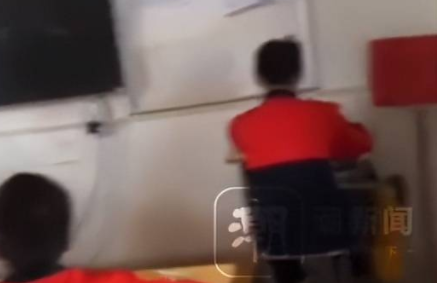 家长质疑老师让孩子对墙坐半年 上课只能“面壁