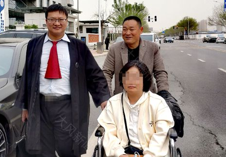 女企业家投资演唱会 讨欠款被捅6刀  背后真相曝光