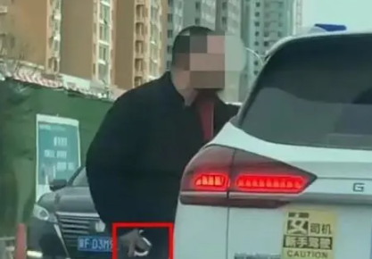 警方:掏手铐威胁人男子系网约车司机 出于恐吓目的对他人进行人身威胁