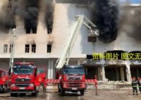 河北一废弃冷库起火致11人死亡 着火的地方是在村庄，给救援也带来了很大的麻烦