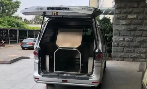 运灵司机:接触数百死者 习惯不看脸 看不到也不害怕了