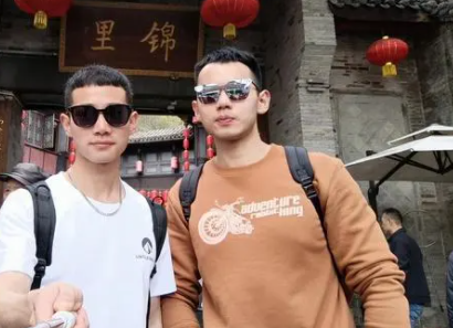 大学生兴起特种兵式旅游   时间短、景点多、花费少
