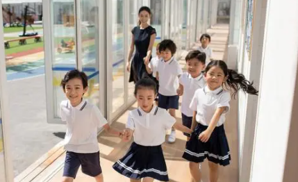 江西一男孩幼儿园内死亡 官方调查 这起事件引起了社会的广泛关注和担忧