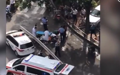 福建漳州男子当街砍人 警方回应 伤人原因是什么？