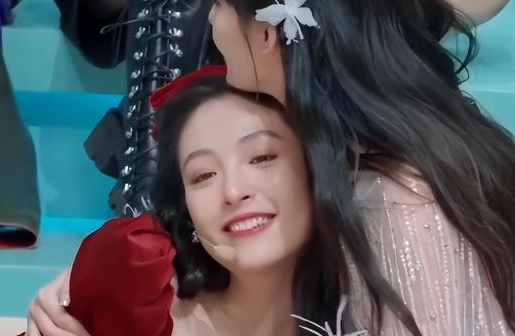 吴倩小心翼翼的样子好心疼 感觉吴倩眼睛中充满了破碎感