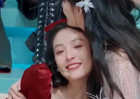 吴倩小心翼翼的样子好心疼 感觉吴倩眼睛中充满了破碎感