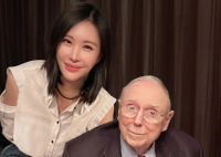 田朴珺称送了芒格一套男士护肤品 田朴珺和王石离婚?