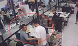 3女生烤肉店内疑遭多人骚扰 场面一度混乱