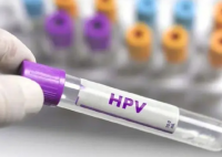 男童喉咙长菜花样肿块确诊感染HPV 肿物呈红色，而且表面不平整