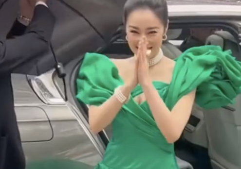 高叶回应戛纳礼服开线了 裙摆也皱巴巴的