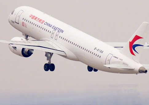 国产大飞机C919商业首飞  C919大型客机内部长啥样?