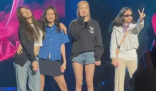 女团演唱会被扔上台的玩偶有摄像头 可以不爱，但不要随意伤害