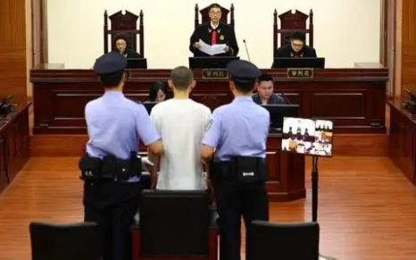 旁听人员:吴谢宇听到判决后人很呆 吴谢宇悲观厌世