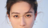 陶昕然发博寻5年前飞机邻座男士 引发不少网友质疑