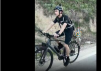 吴磊 快走吧哥们要累死了 吴磊开启了自己的“骑行旅行”