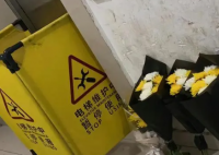 24岁男子修电梯时被夹头身亡 背后真相曝光