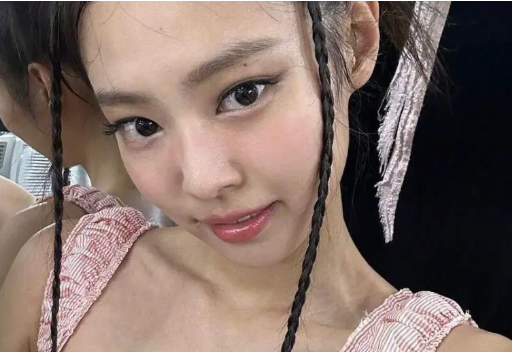 Jennie回应演唱会中途离场 粉丝对于Jennie的身体状况十分担心