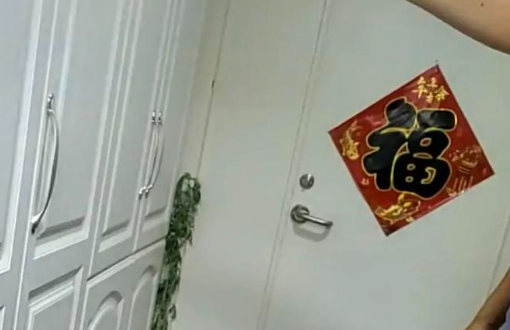 房子被邻居打通后续:开发商已买回 邻居房屋占用