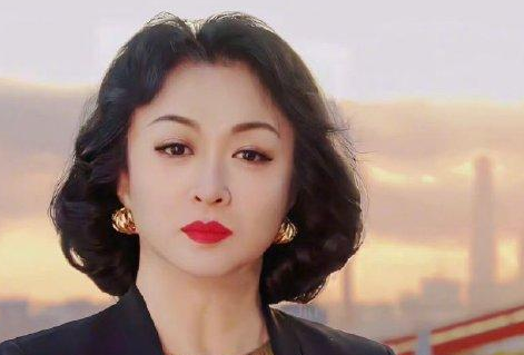 金星吐槽女明星走红毯捂胸口 应以健康自新的态度出现在公众面前