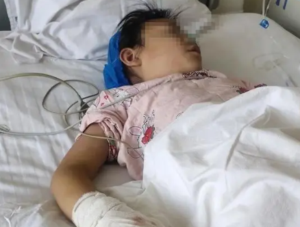 女童被继母虐待致残 其父称绝不和解 为孩子讨回公道