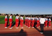 教师称“一条鱼腥一锅汤” 学校致歉 引发网友关注