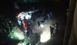 郑州暴雨 一轿车飞下高架桥 事故发生时雨已经停了很久了