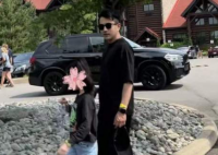 网友加拿大偶遇刘恺威和小糯米 刘恺威与李晓峰的感情将如何发展?
