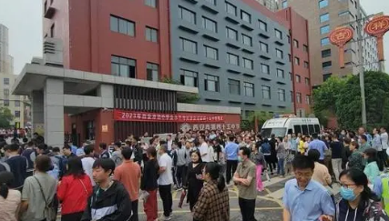 回流生参加西安中考为何引众怒 什么是回流生