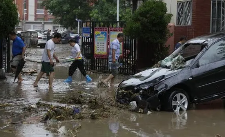 暴雨亲历者:父亲被冲走 人没了 北京全市平均降雨量已经达到“7·21”水平