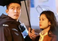 他从火光中走来讲的什么故事 主角的爱情实则令人无法忽略它的倔强与热血