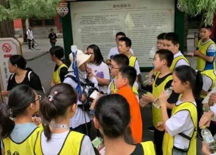 家长吐槽暑假40天孩子开销五六万 成长的代价：培养与开销并存