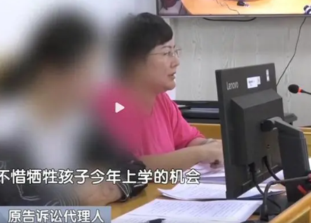 男子抢注学籍致6岁儿子无法入学 背后隐藏了什么秘密？