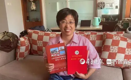 48岁阿姨再高考考上大学学中医 打算全身心投入到学校的学习中去