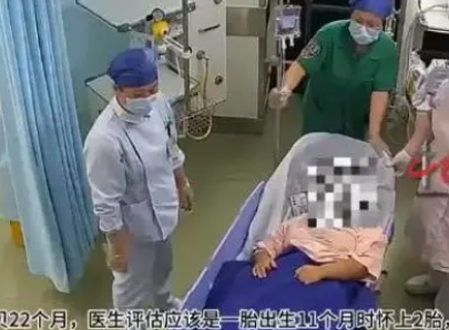 女子腹痛不知怀孕医院厕所产女 医生询问时坚称自己未怀孕