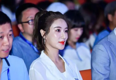 红了就飘?6名网红主播先后“翻车” 最成功的网红主播也不能掉以轻心