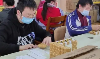 蜂花回应聘用残障人士包装香皂 为何还要坚持手工包装呢?