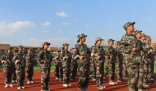 军训顺拐同学们组成了方队 考虑到整个方队的整齐程度